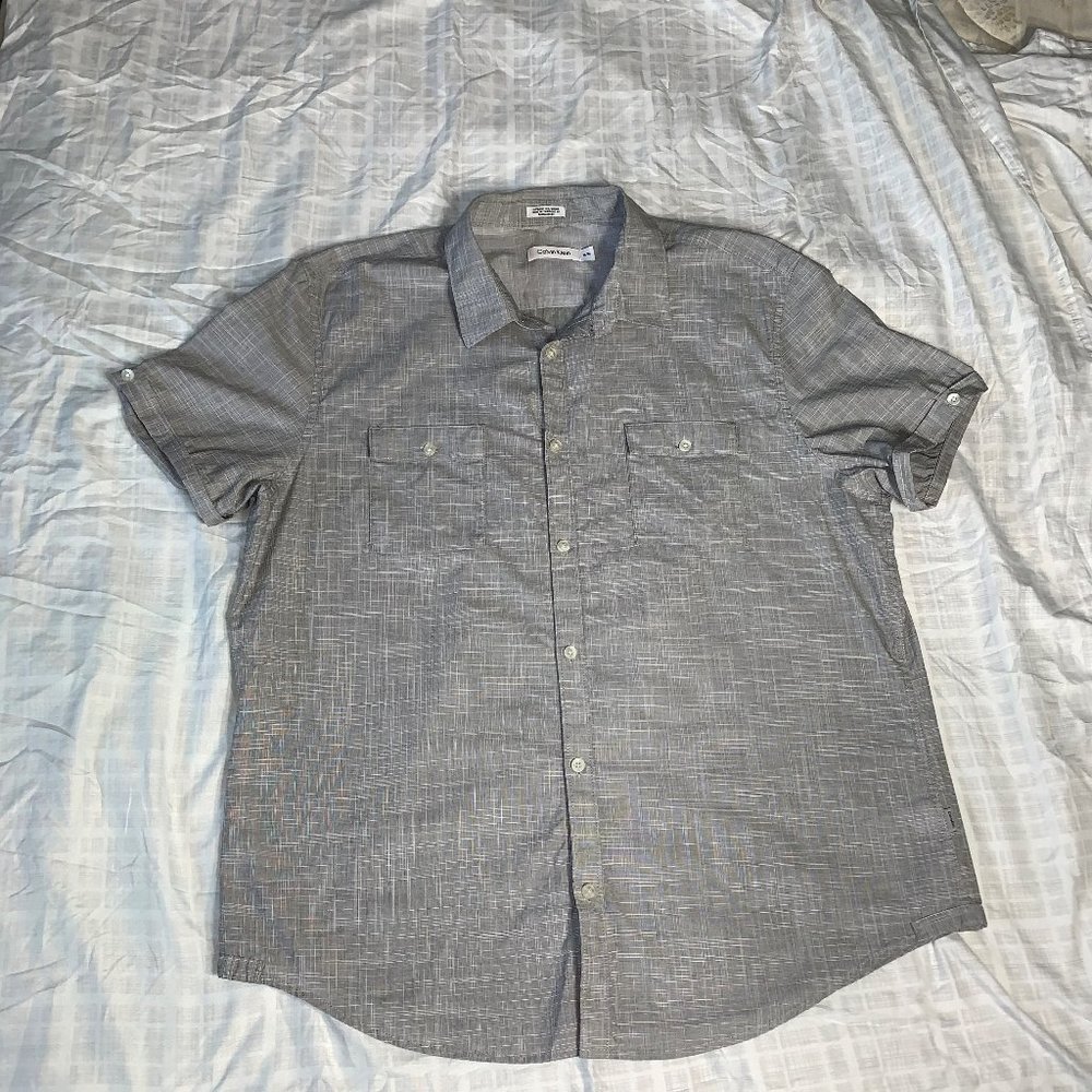 Calvin Klein Men's ShortSleeve Button Down Shirt